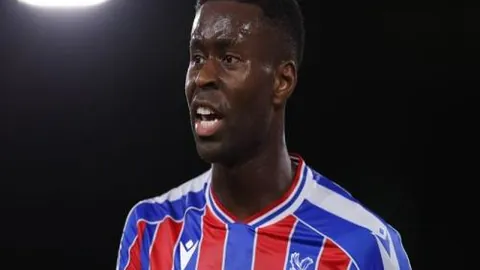 詹姆斯父子场上对决引热议，父子同场未来走向未定