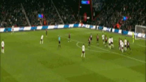 传奇落幕：萨拉赫英超辉煌篇章即将在今夏画上句号，鲁尼深情致敬红军传奇！